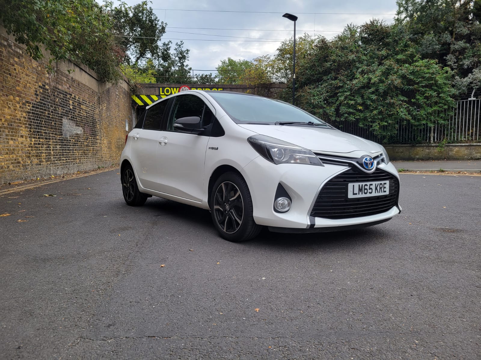 Toyota Yaris 1.5 Hybrid Sport 5dr CVT - 2015 (65 Plate) Automatic | Petrol/Hybrid | 1.5L
